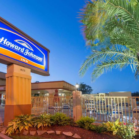 Howard Johnson By Wyndham Historic Lake Charles Exterior photo